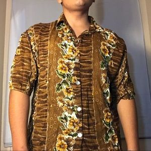 Brown short sleeve button up Hawaiian shirt